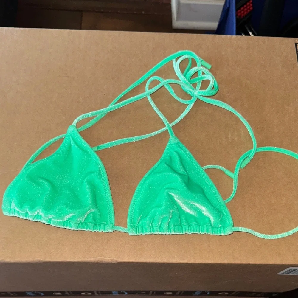 Triangl Swimwear lime Bikini Top - Picture 1 of 4
